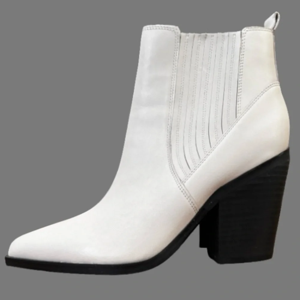 Marc Fisher Carves 100% wht lthr 3.5” cuban stckd heel ankl boots SZ 10 coastal